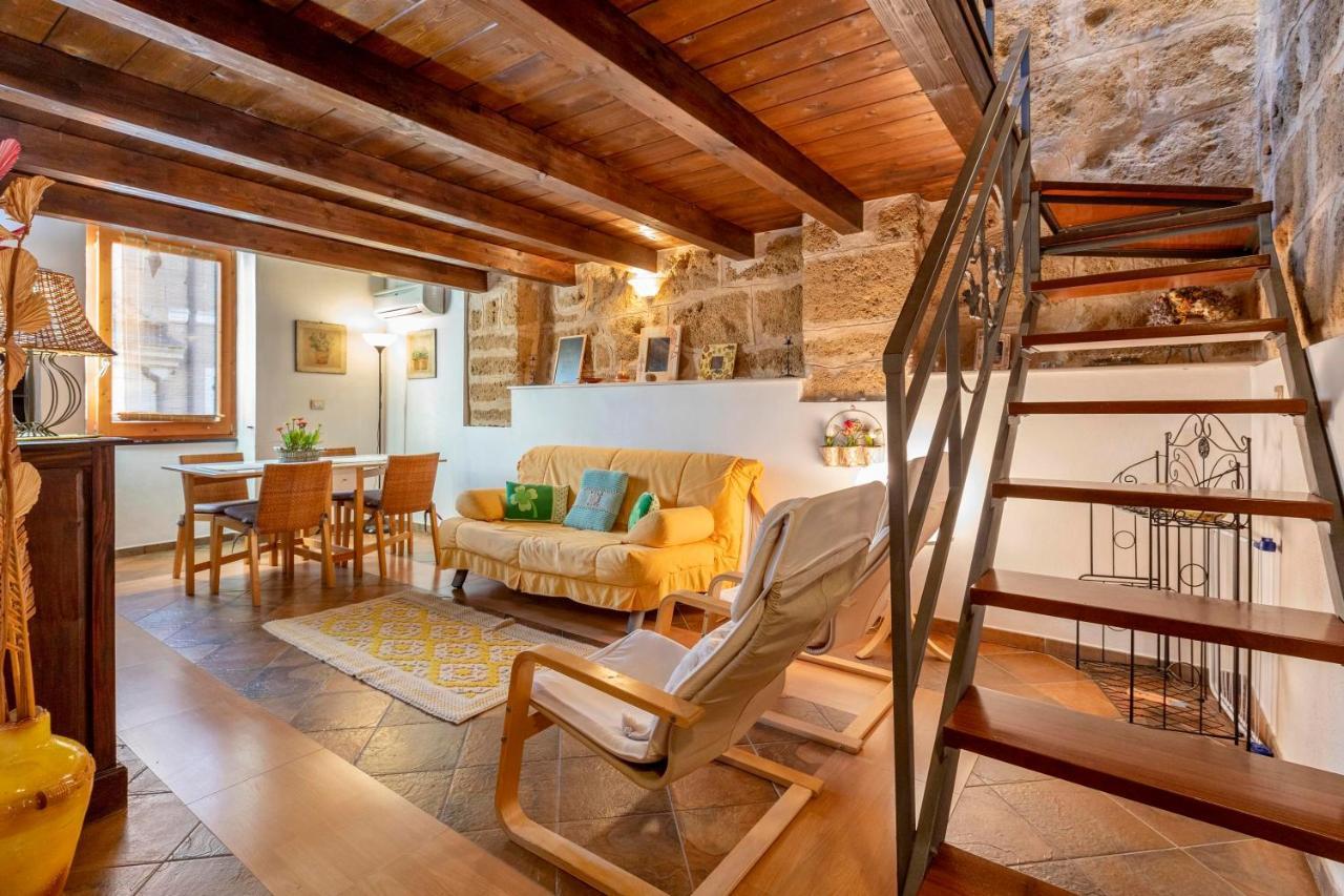 Apartment Emerald Attic In Old Town By Sea *