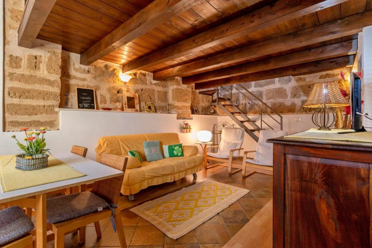 Apartment Emerald Attic In Old Town By Sea Alghero