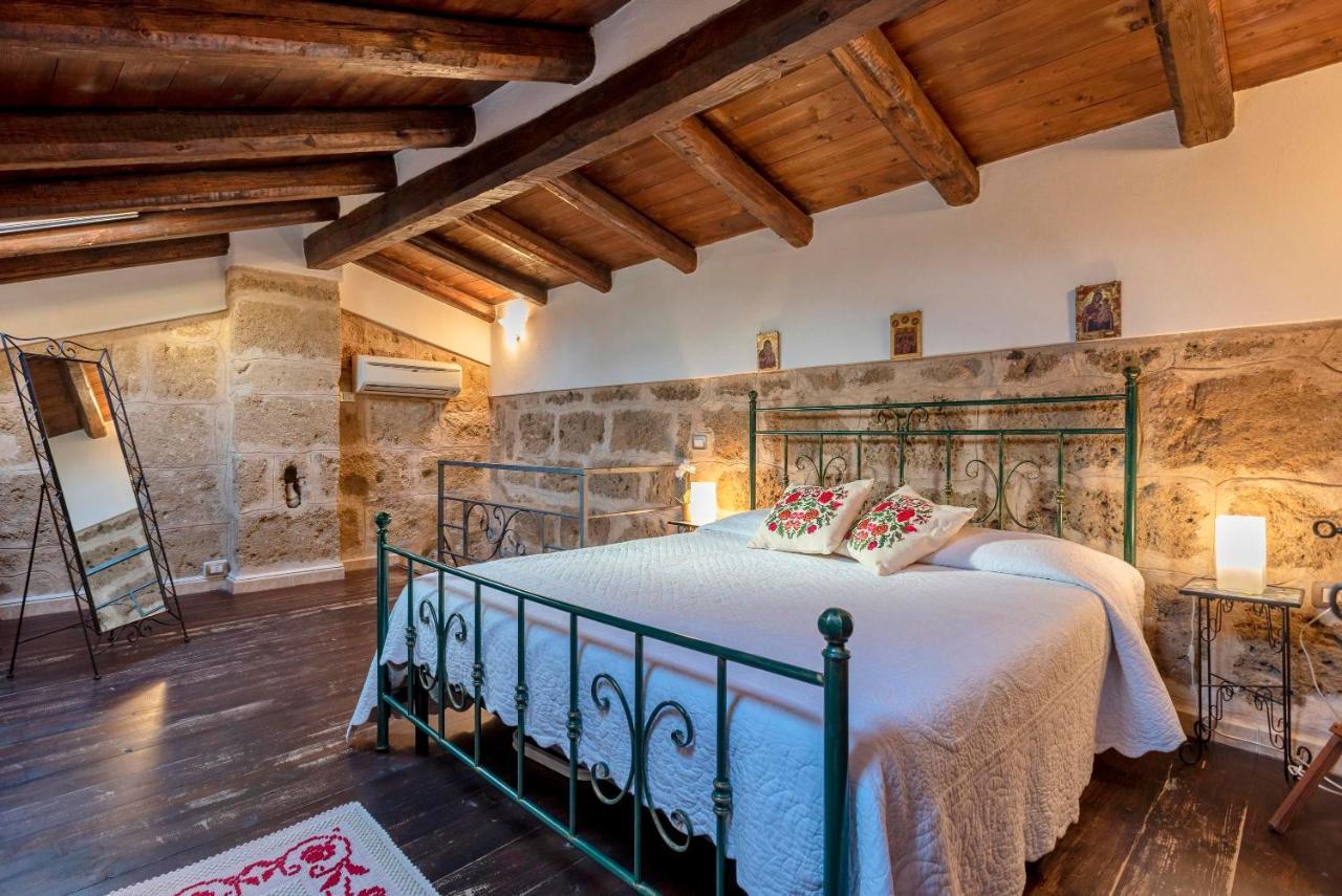 Emerald Attic In Old Town By Sea Apartment *